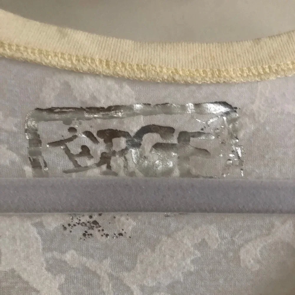 3 for $20 ERGE tee. Size L - Picture 4 of 5